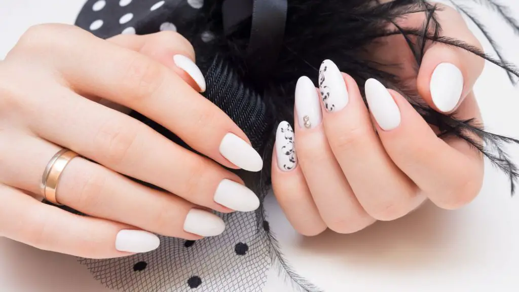 white gel nails art