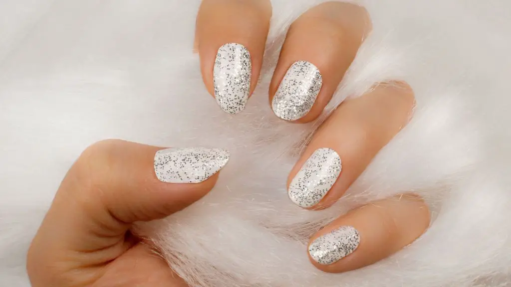 white short nails with glitter