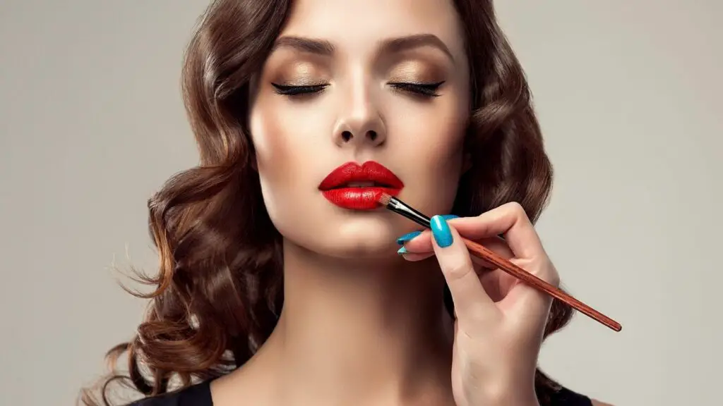 effortless-lip-makeup-lip-liner-and-lipstick